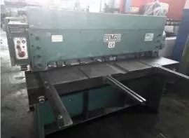 Cesoia lamiera meccanica FEMAS