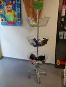 espositore con 3 cesti