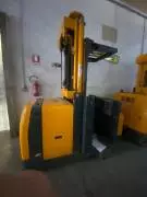 13 Macchine sollevatrici