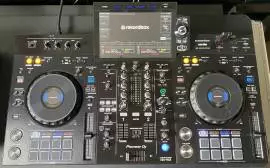 Pioneer DJ XDJ-RX3 e Pioneer XDJ XZ DJ System