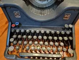 Macchina da scrivere Olivetti