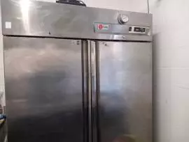 VENDESI ARMADIO FRIGO PROFESSIONALE 2 ANTE
