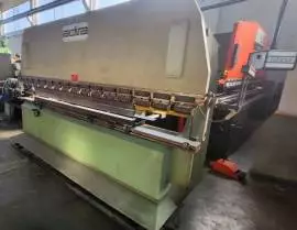 Piegatrice Lamiera ADIRA mod QHA-06330